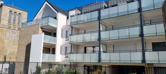 REF 420 - Trs Bel Appartement en Plein Coeur de Concarneau - Balcon - Parking