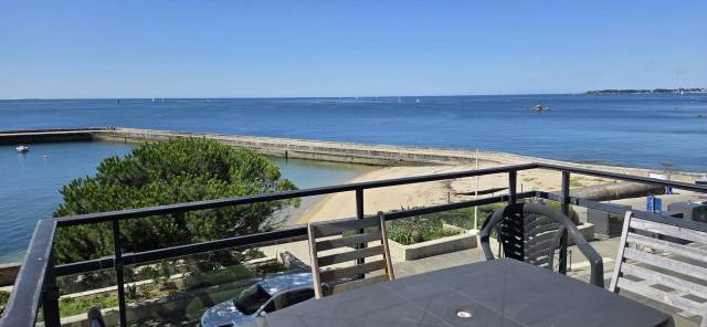REF 412 - Bel Appartement Balcon Vue Mer Plein Centre de Concarneau