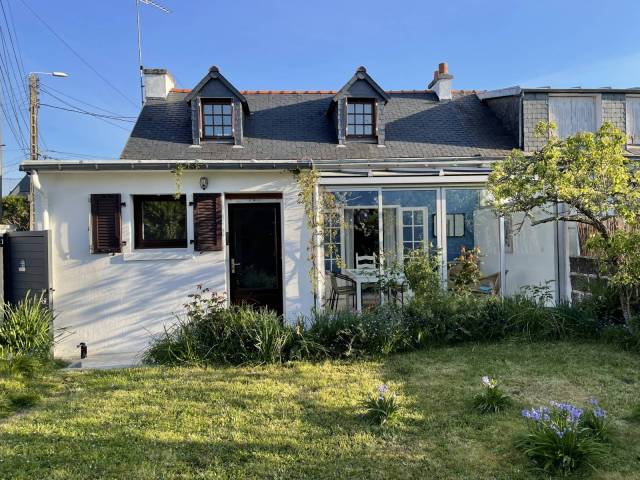 REF 454 - Maison Mitoyenne Plein Centre de Concarneau