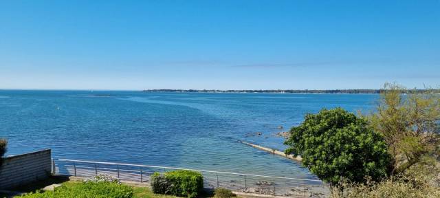 REF 320 - Bel Appartement Front de Mer � Concarneau