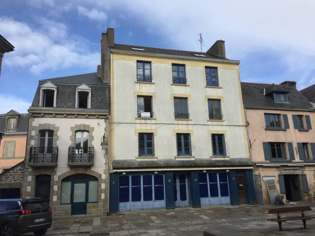 F3 EN VILLE-CLOSE - CONCARNEAU - REF 2558