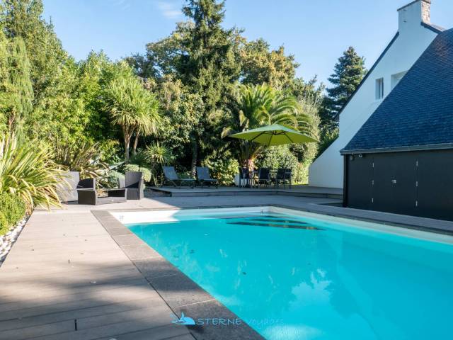 REF 810 - Superbe Maison � 50m de la mer avec piscine chauff�e