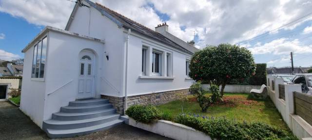 REF 570 - Jolie et Lumineuse Maison rnove au centre de Tregunc 